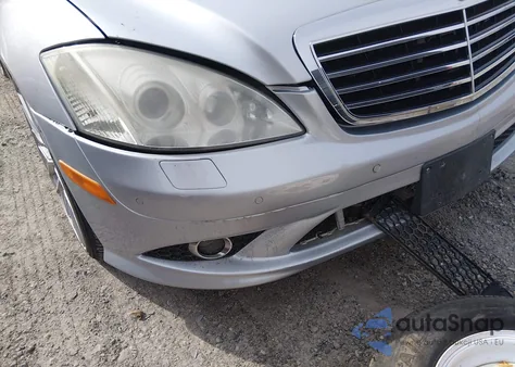 2007 Mercedes-Benz S 550 z USA, uszkodzony, nr VIN WDDNG71X37A029427